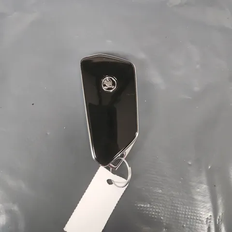 Car key fob – black glossy with chrome surround