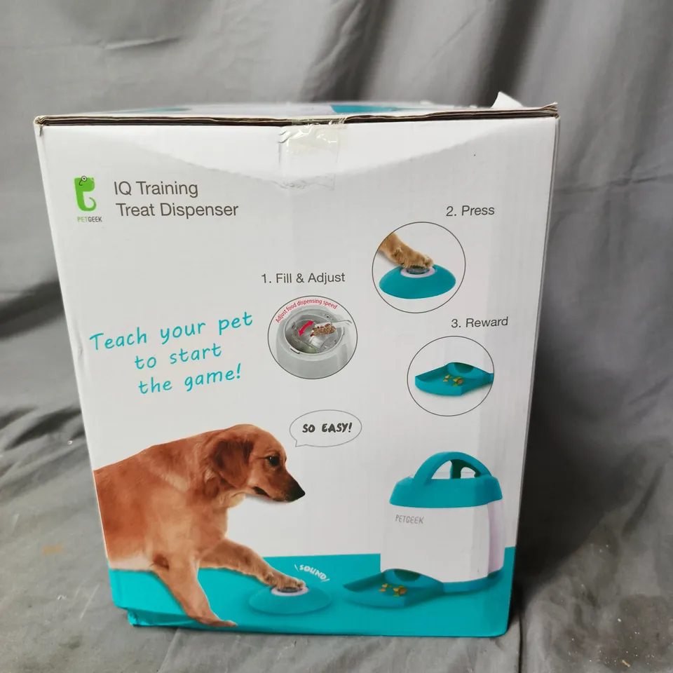 PETGEEK IQ TRAINING TREAT DISPENSER