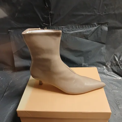 SIMMI LONDON TAUPE LEATHER ANKLE BOOT β WOMEN'S, ZIP FASTENING, POINTED TOE SIZE 6