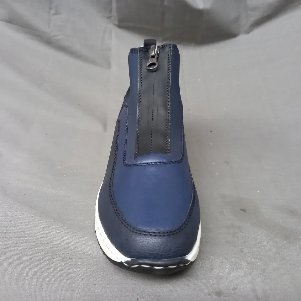 BOXED PAIR OF RIEKER HI-TOP TRAINERS IN BLUE SIZE 6