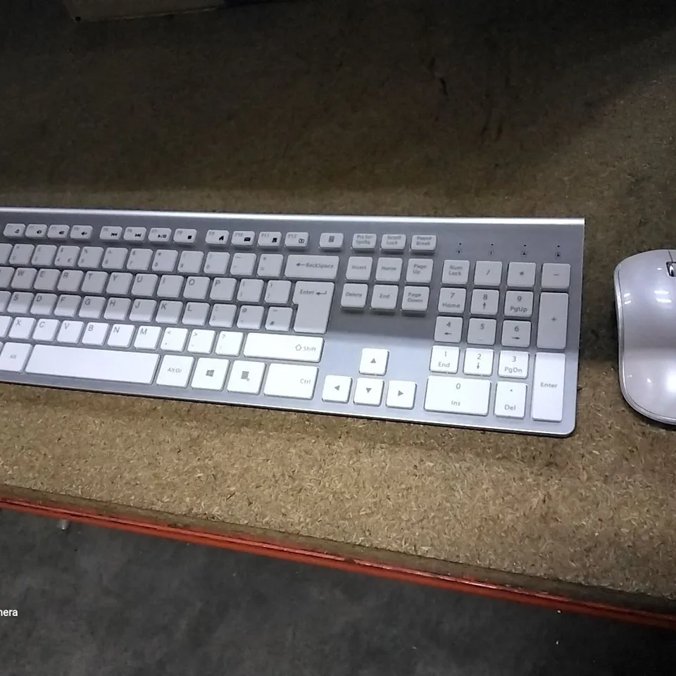 BOXED JOYACCESS 2.4G WIRELESS KEYBOARD AND MOUSE WHITE