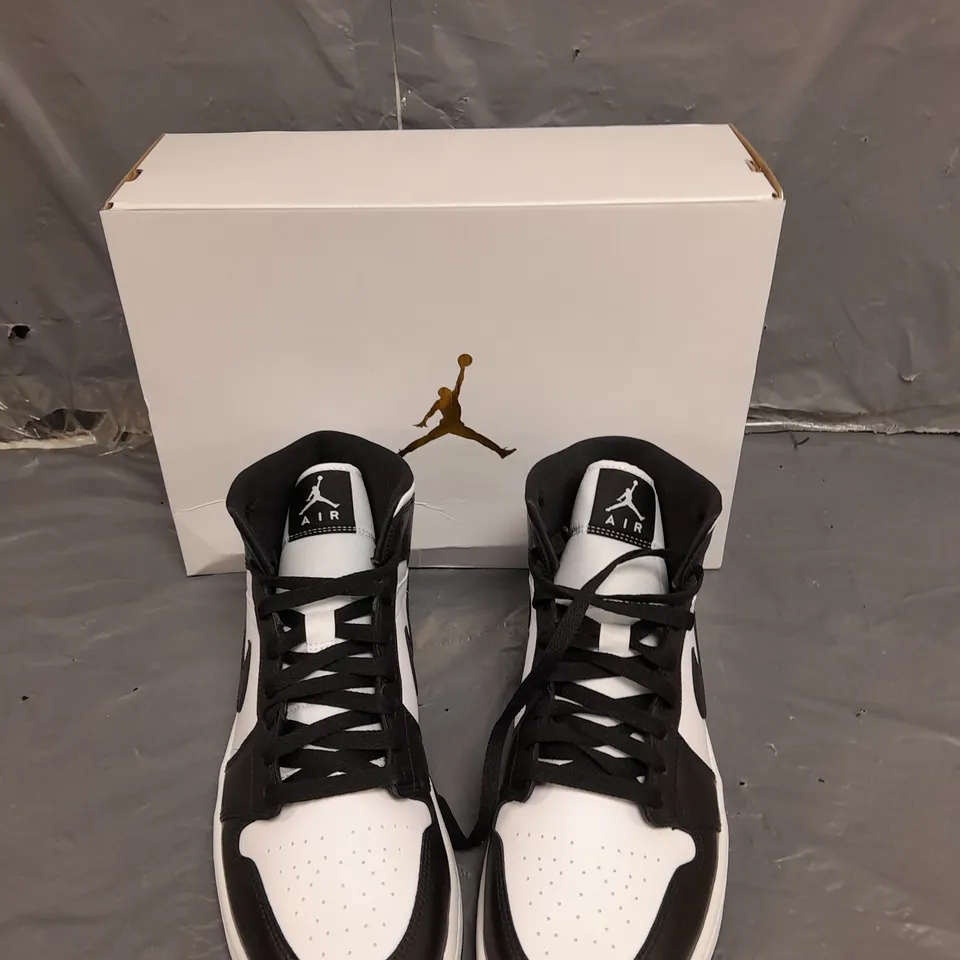BOXED PAIR OF WOMENS AIR JORDAN 1 MID WHITE/BLACK UK 9