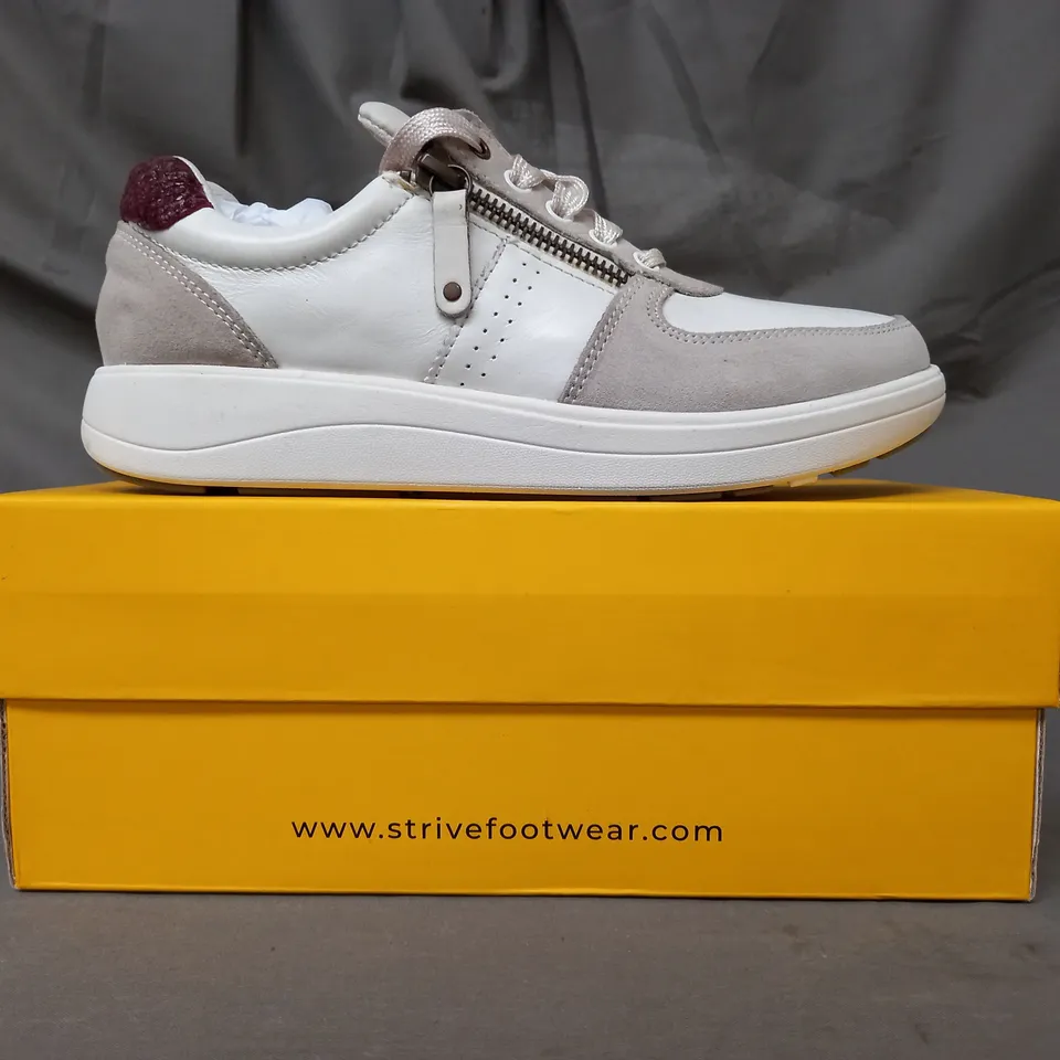 BOXED PAIR OF STRIVE TRAINERS IN WHITE SIZE 5