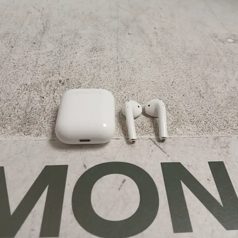 APPLE AIRPODS (2ND GENERATION) WITH CHARGE CASE UNBOXED