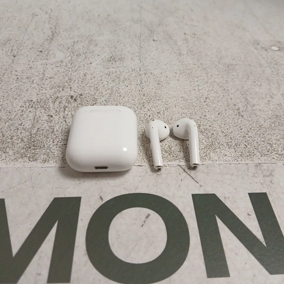 APPLE AIRPODS (2ND GENERATION) WITH CHARGE CASE UNBOXED