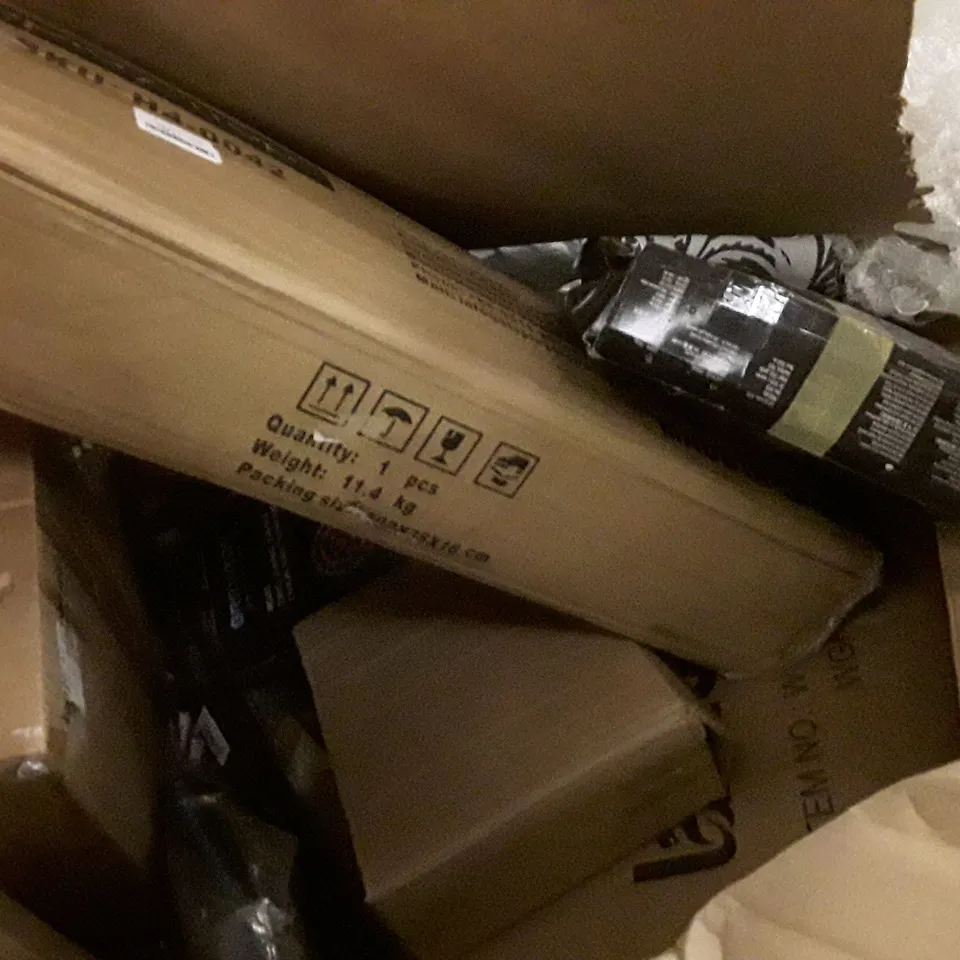 PALLET OF ASSORTED PRODUCTS INCLUDING LA VIE VERT 360 ROTATING PUZZLE BOARD, ADJUSTABLE BED RAIL, TOWEL WARMER, TATKRAFT CLOTHES RAIL WITH WHEELS