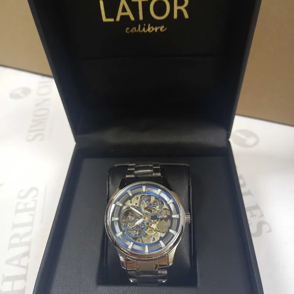 LATOR CALIBRE TACHYMETRE BLUE DIAL CHRONOGRAPH STYLE BRACELET STRAP WATCH RRP £635