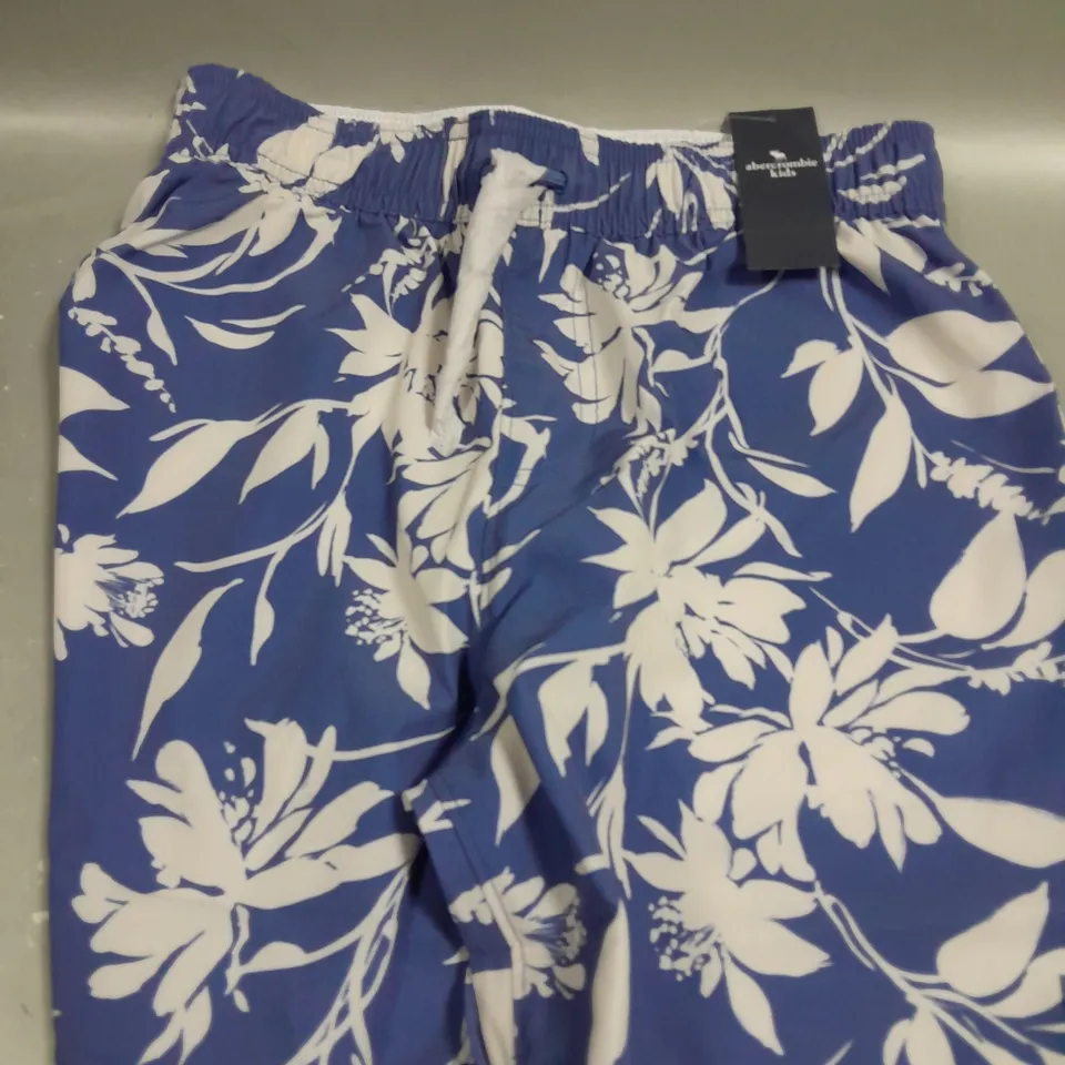 ABERCROMBIE KIDS FLORAL PRINT SHORTS - 11/12
