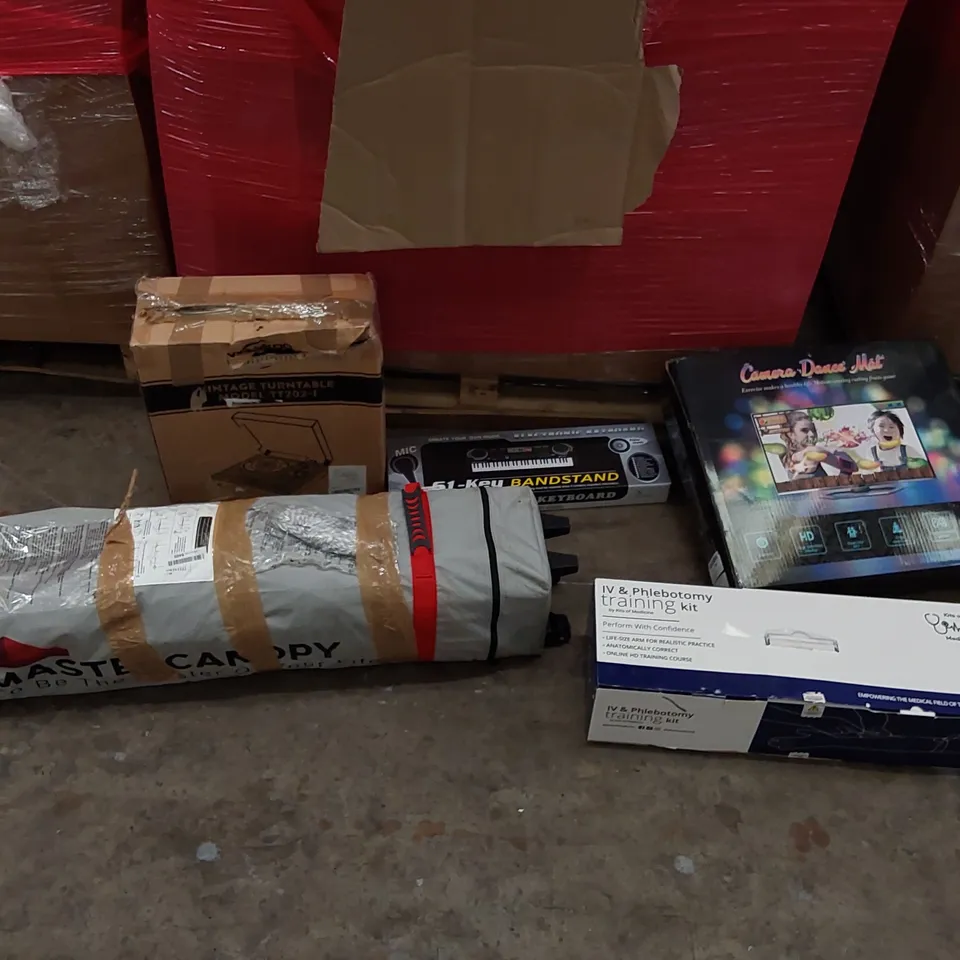 PALLET OF ASSORTED ITEMS INCLUDING: GARDEN CANOPY, VINTAGE TURNTABLE, ELECTRONIC KEYBOARD, CAMERA DANCE MATS, MEDICAL TRAINING KIT