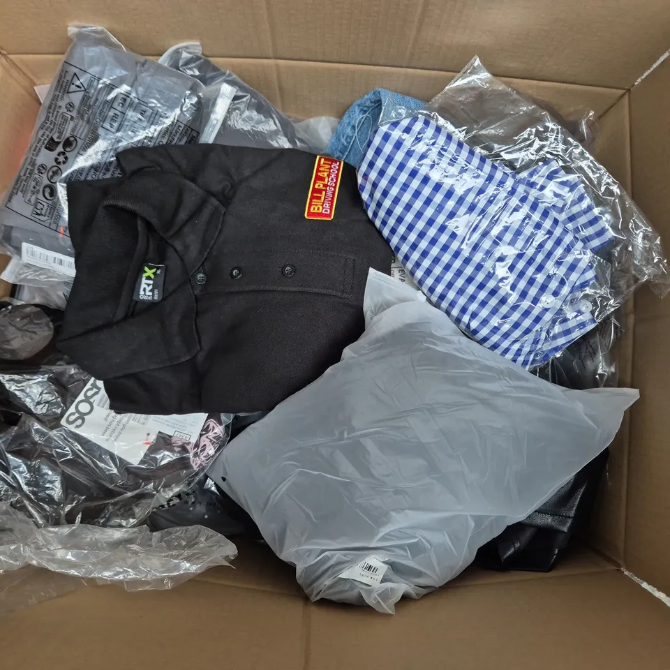 APPROXIMATELY 40 ASSORTED CLOTHING ITEMS IN VARIOUS SIZES, STYLES & COLOURS TO INCLUDE SHIRTS, JACKETS, TOPS, ETC - COLLECTION ONLY
