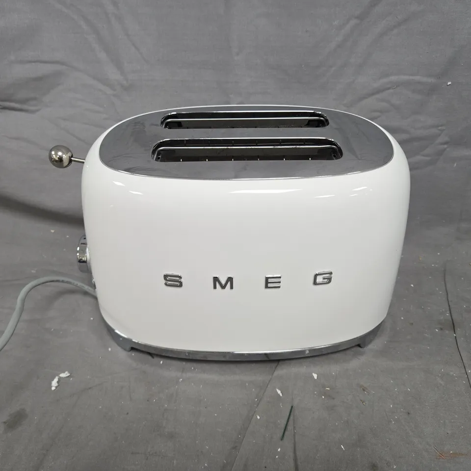 BOXED SMEG RETRO STYLE TOASTER IN WHITE 