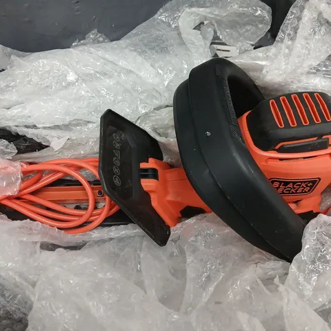 BLACK & DECKER 60CM TWIST HEDGE TRIMMER - COLLECTION ONLY 