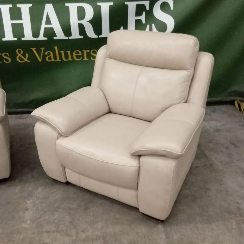 FURNITURE VILLAGE STARLIGHT POWER RECLINER LEATHER SOFA SUITE - BEIGE // 1 x 3 SEATER RECLINER SOFA, 1 x STATIC ARMCHAIR RRP £3390