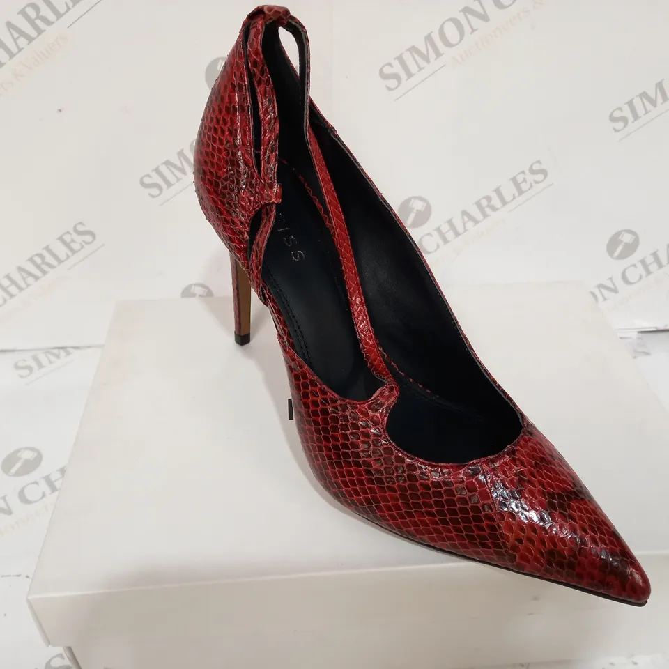 BOXED REISS GENIVEVE BURNT ORANGE HEELS - SIZE 7