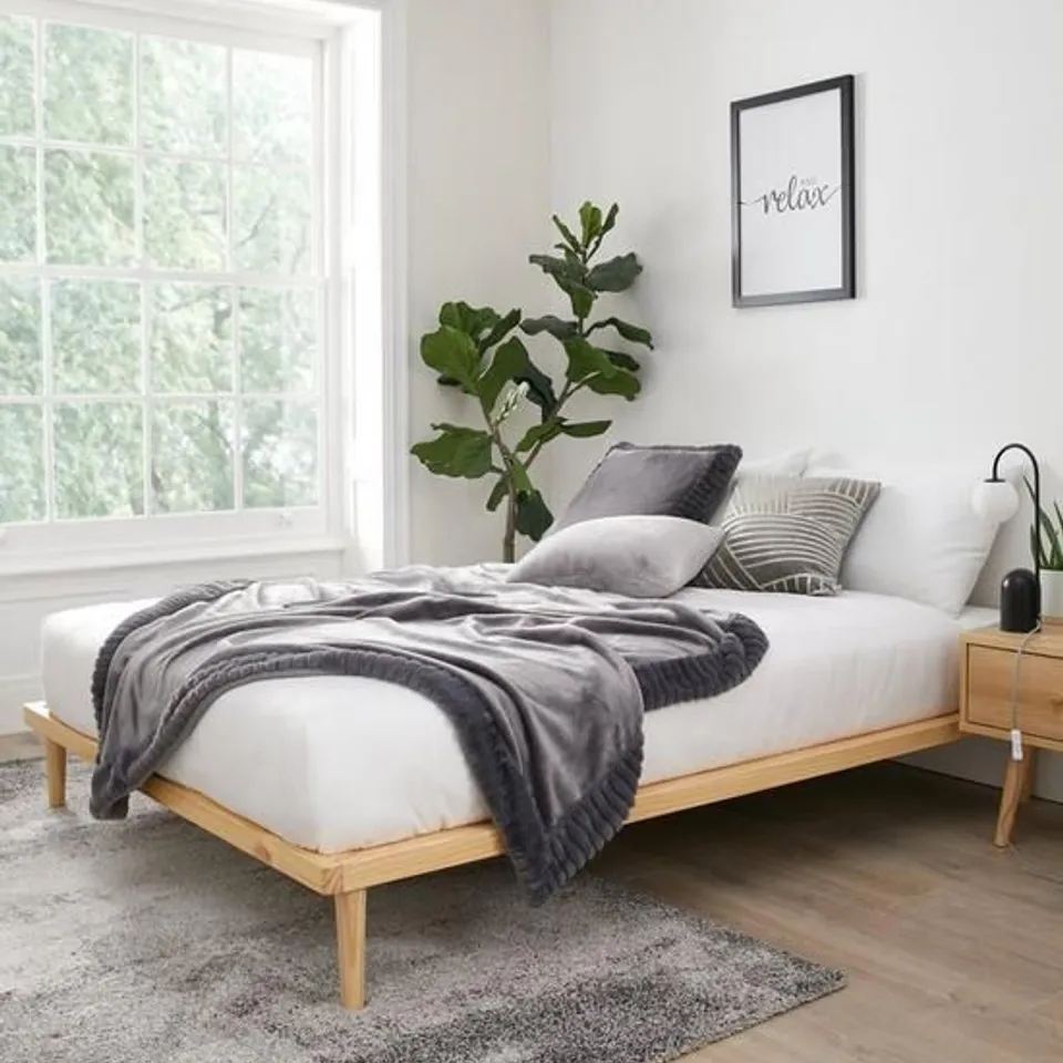 BOXED PLATFORM BED DOUBLE - PINE