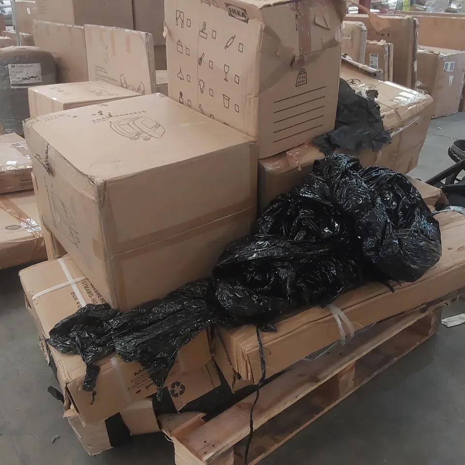 PALLET CONTAINING A LARGE QUANTITY OF ASSORTED ITEMS INCLUDING: DUMBELL, TRAMPOLINE PARTS ECT