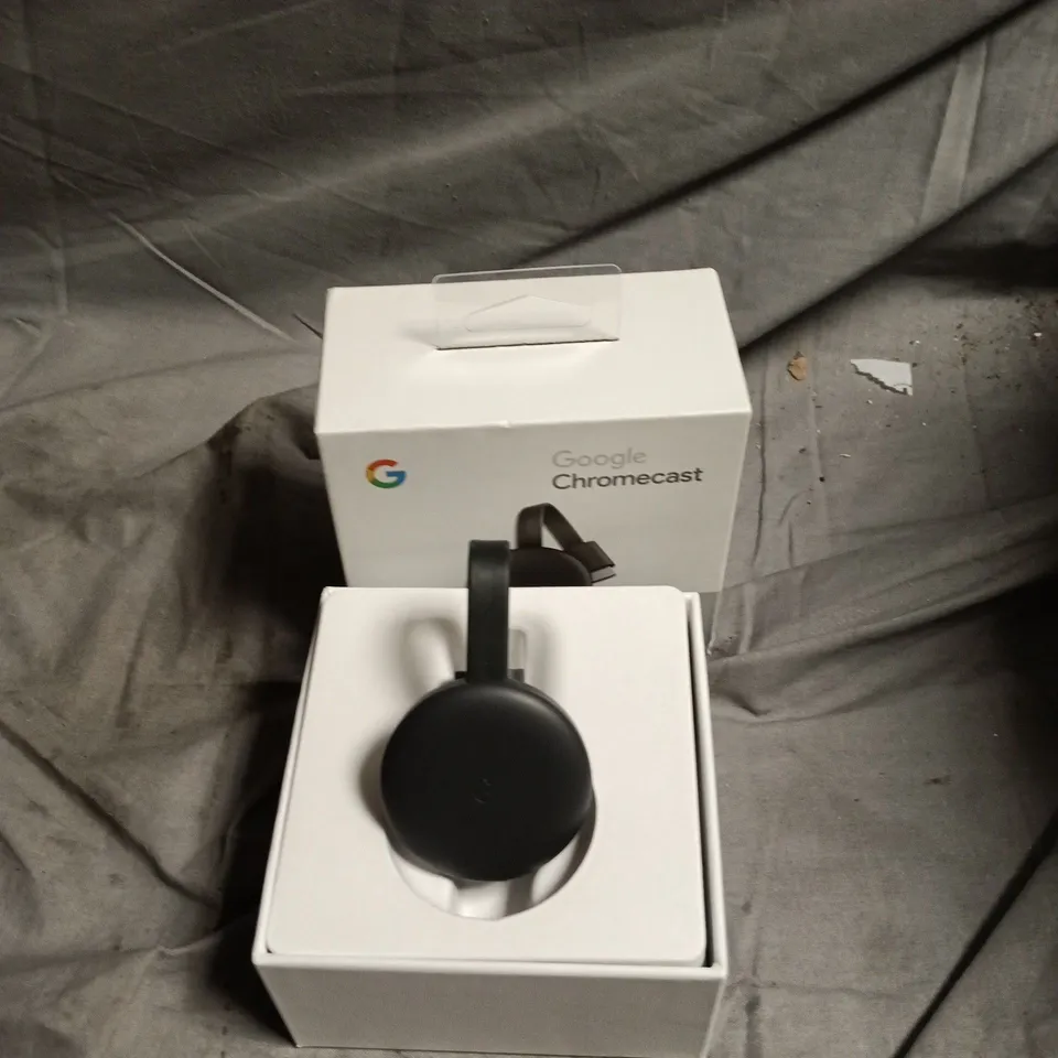GOOGLE CHROMECAST STREAMING MEDIA PLAYER – BOXED