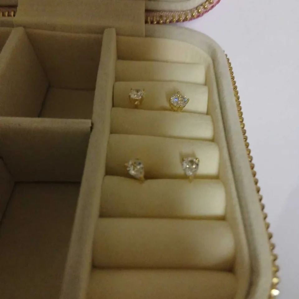 DIAMONIQUE SET OF 2 STUD EARRINGS WITH SPARKLE CASE STERLING SILVER 