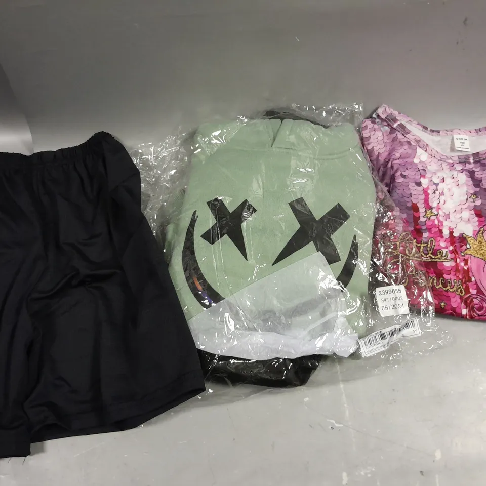 APPROXIMATELY 20 ASSORTED CHILDRENS CLOTHING PRODUCTS IN AGES RANGING FROM 5-10YRS