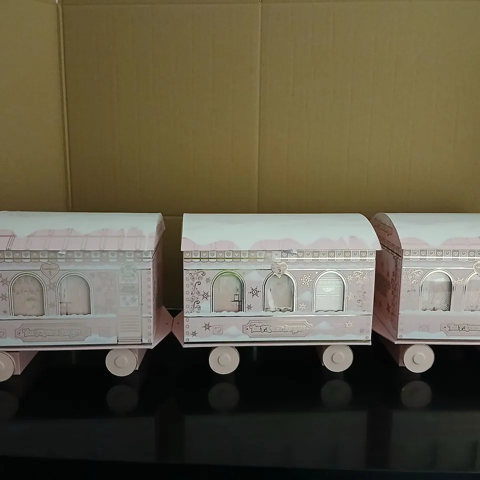 P.LOUISE EXPRESS ADVENT CALENDAR TRAIN – PINK COSMETIC CALENDAR (FRAGILE)