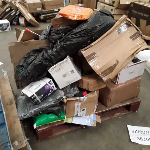 PALLET OF ASSORTED PRODUCTS TO INCLUDE ELECTRIC CABLE REELS, DUMBELL AND COMPOST ECT