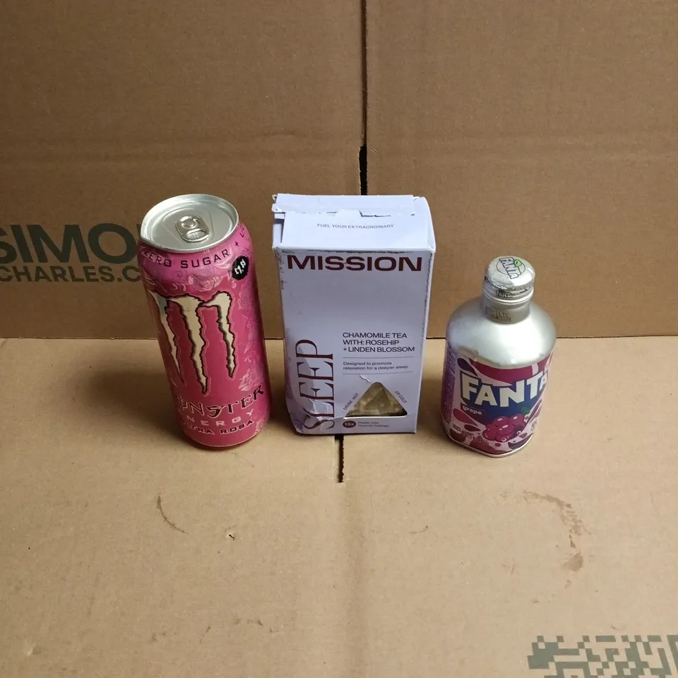 APPROXIMATELY 12 ASSORTED FOOD AND DRINKS ITEMS TO INCLUDE - MONSTER ULTRA ROSA, MISSION SLEEP TEA, JAPANESE GRAPE FANTA