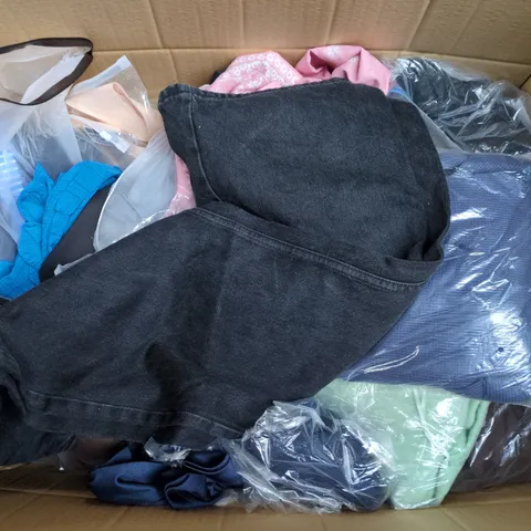 APPROXIMATELY 30 ASSORTED CLOTHING ITEMS IN VARIOUS SIZES, STYLES & COLOURS TO INCLUDE BRANDS SUCH AS RIVER ISLAND, JRC, F&F, ETC - COLLECTION ONLY