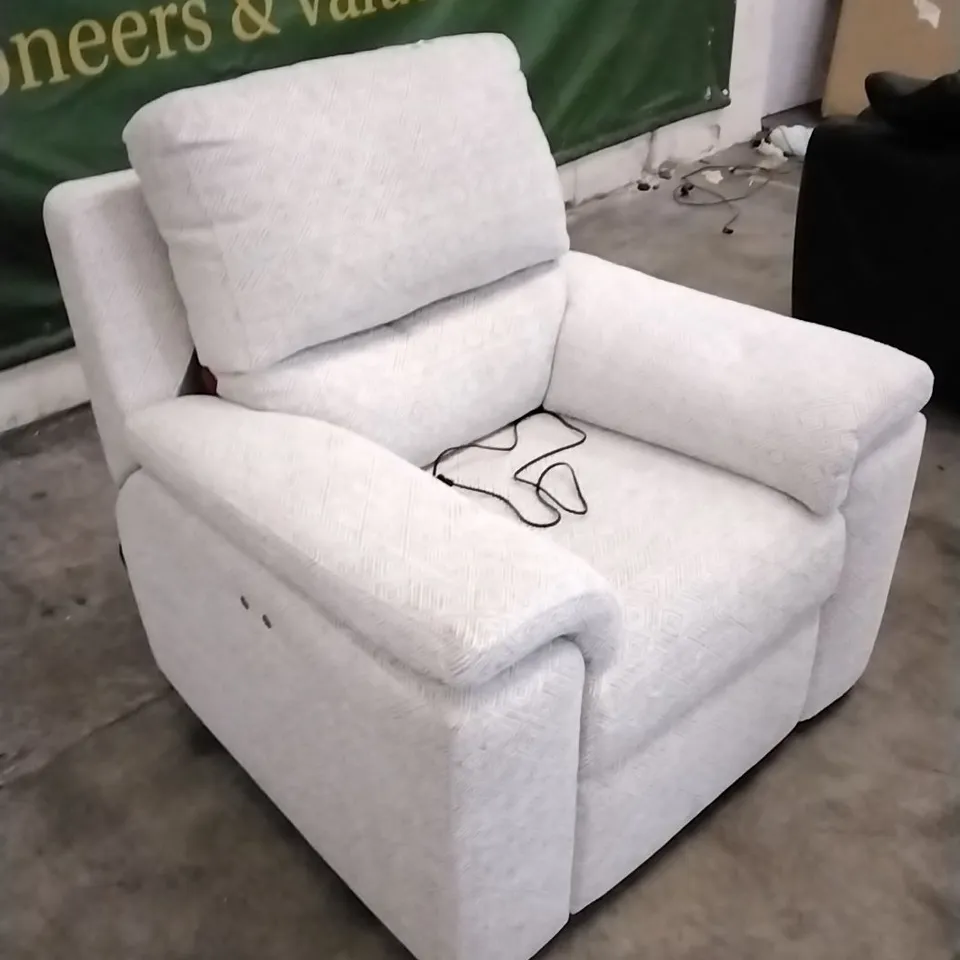 QUALITY BRITISH DESIGNED & MANUFACTURED G PLAN TAYLOR POWER RECLINER CHAIR NEBULAR PEBBLE FABRIC