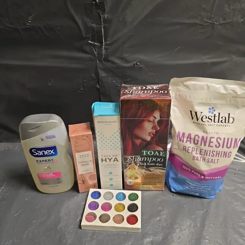 APPROXIMATEY 20 ASSORTED HEALTH AND BEAUTY PRODUCTS TO INCLUDE - SANEX SHOWER GEL - WESTLAB MAGNESIUM REPLENISHING BATH SALTS AND TOAE SHAMPOO