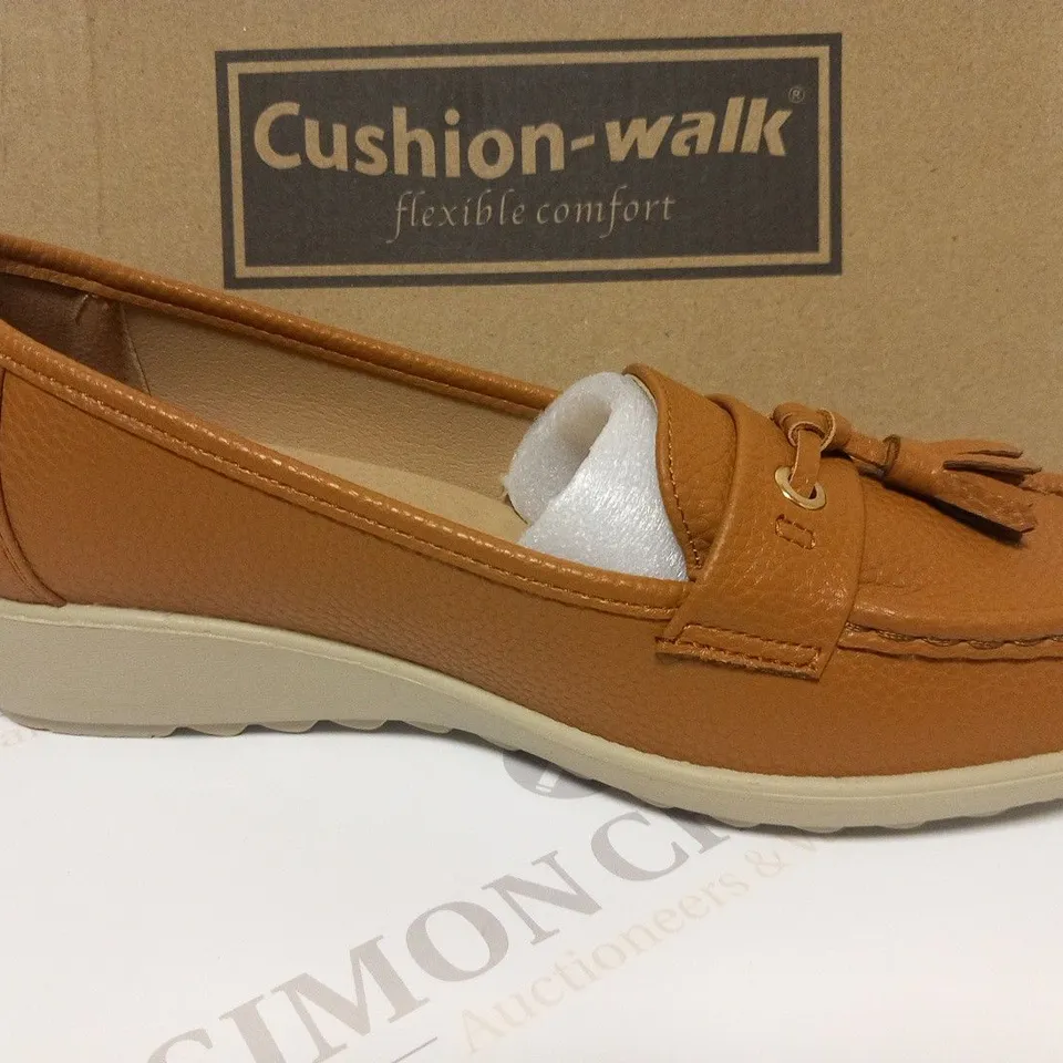 BOXED CUSHION WALK TASSLE LOAFERS TAN - SIZE 6