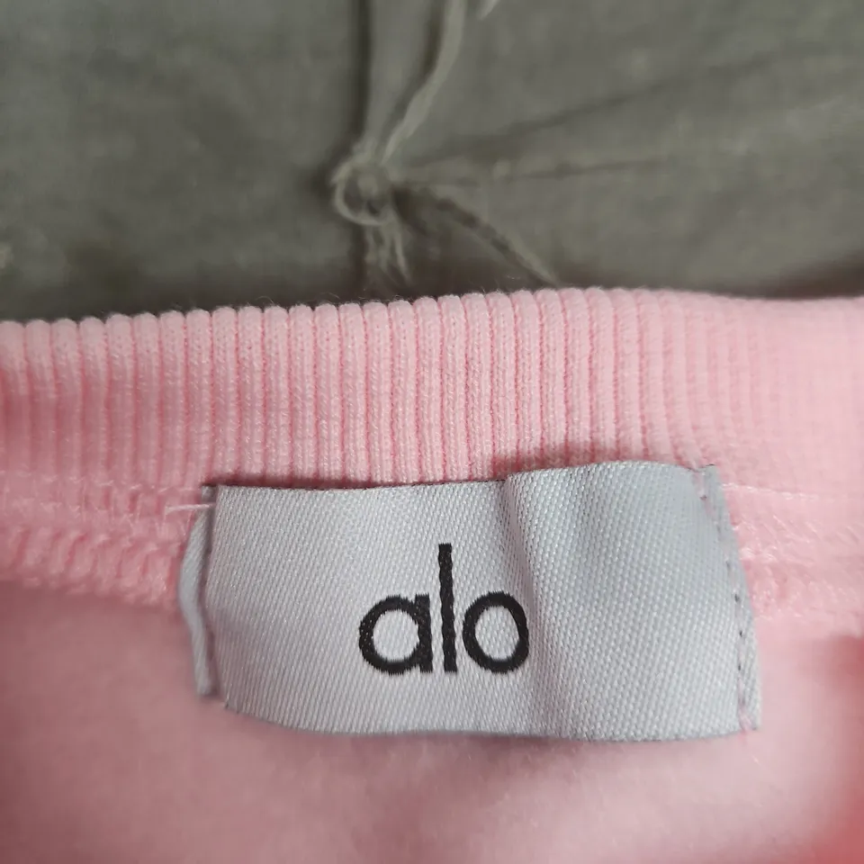 ALO YOGA PINK CROPPED HOODIE AND SHORTS – SIZE S (US/EU)