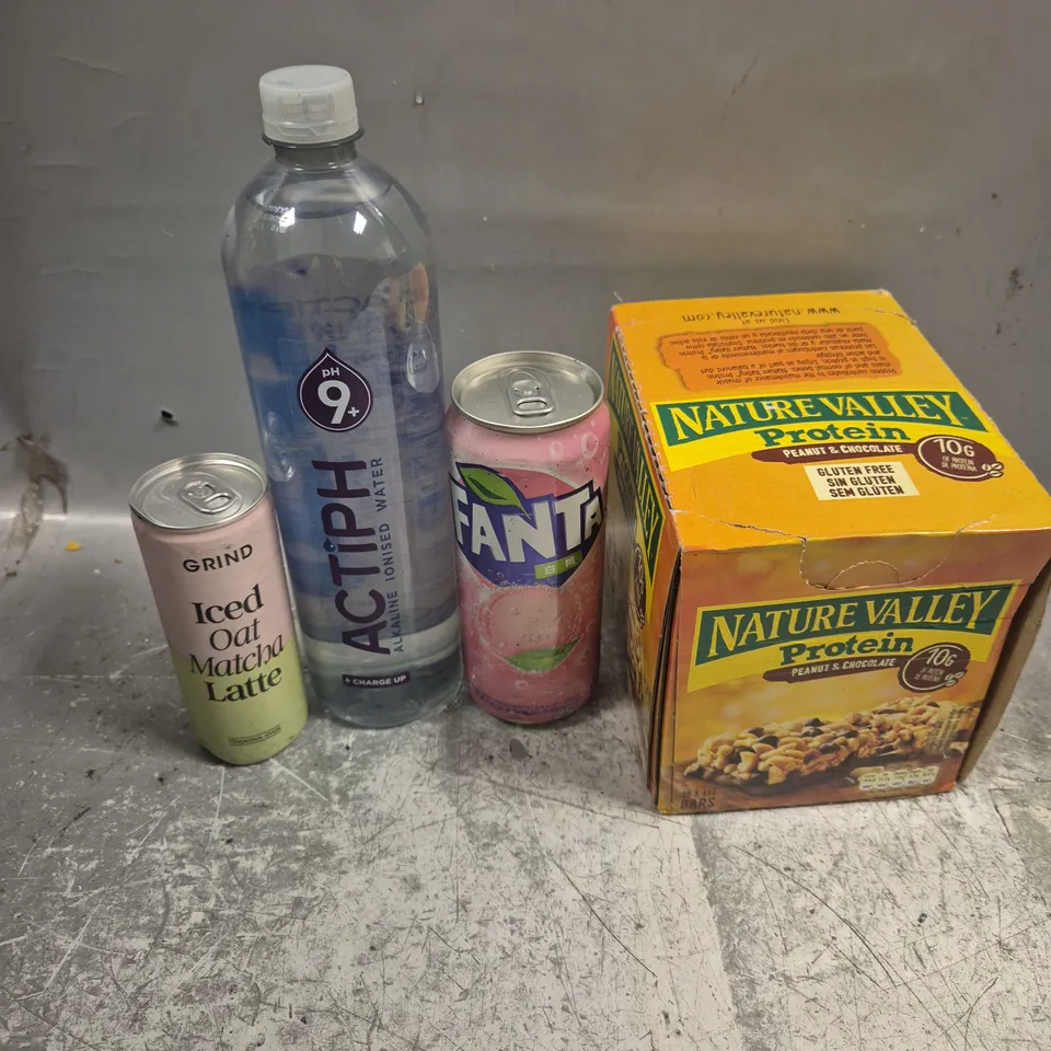 APPROXIMATELY 8 ASSORTED FOOD/DRINK PRODUCTS TO INCLUDE NATURE VALLEY BARS, FANTA, GRIND COFFEE ETC 