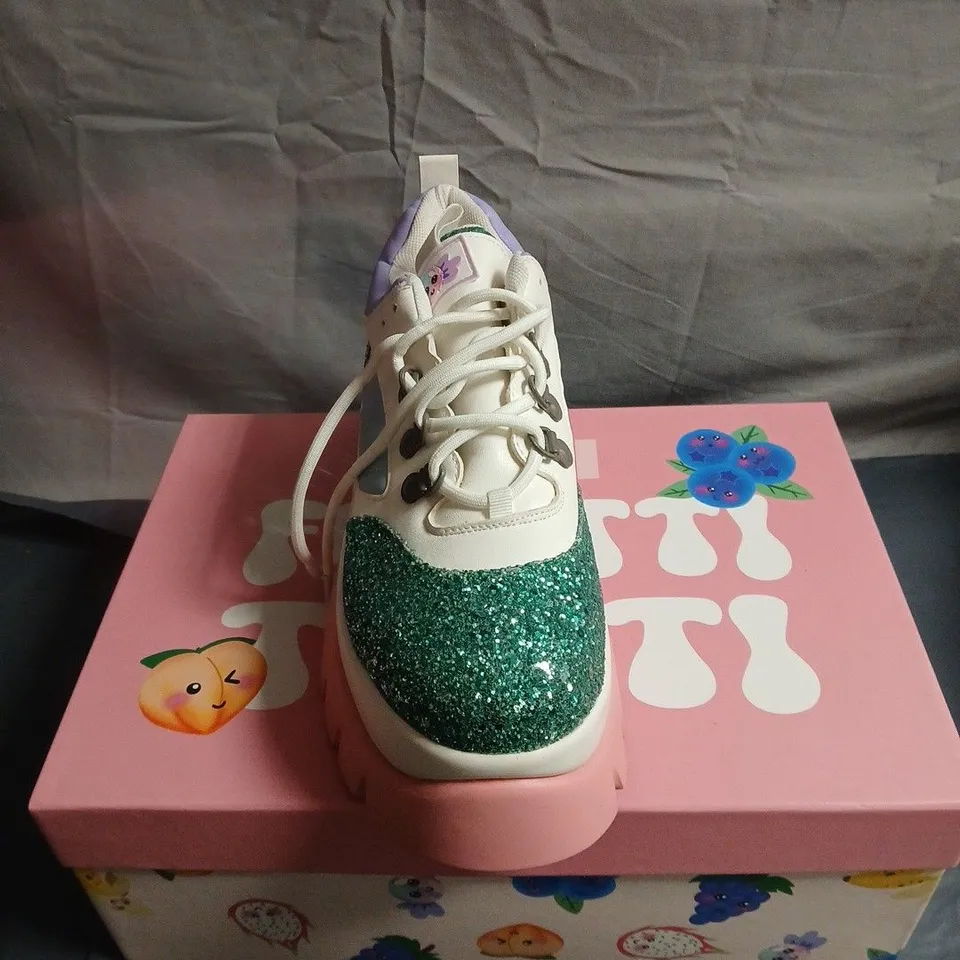 KOI FRUITTI TUTTI GLITTER PLATFORM SNEAKERS – WHITE WITH GREEN GLITTER TOE CAP, PINK SOLE SIZE 7