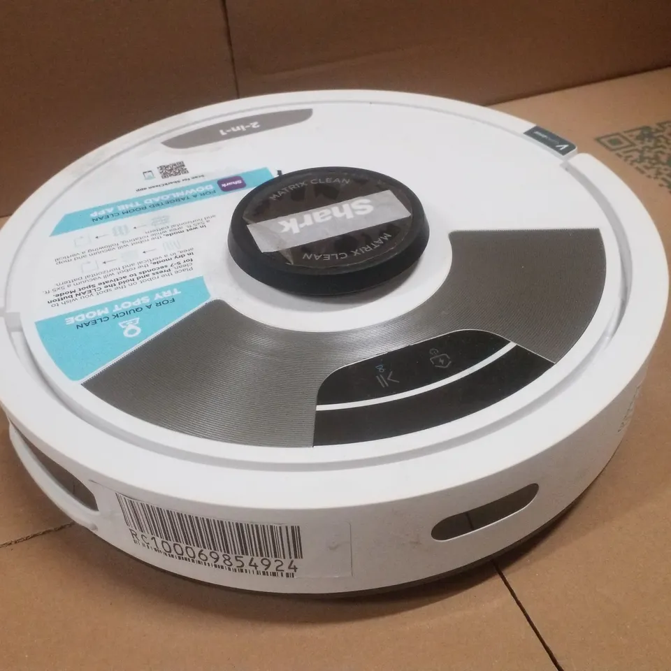 BOXED SHARK RV2620WAUKWH MATRIX PLUS 2-IN-1 ROBOT VACUUM CLEANER - WHITE