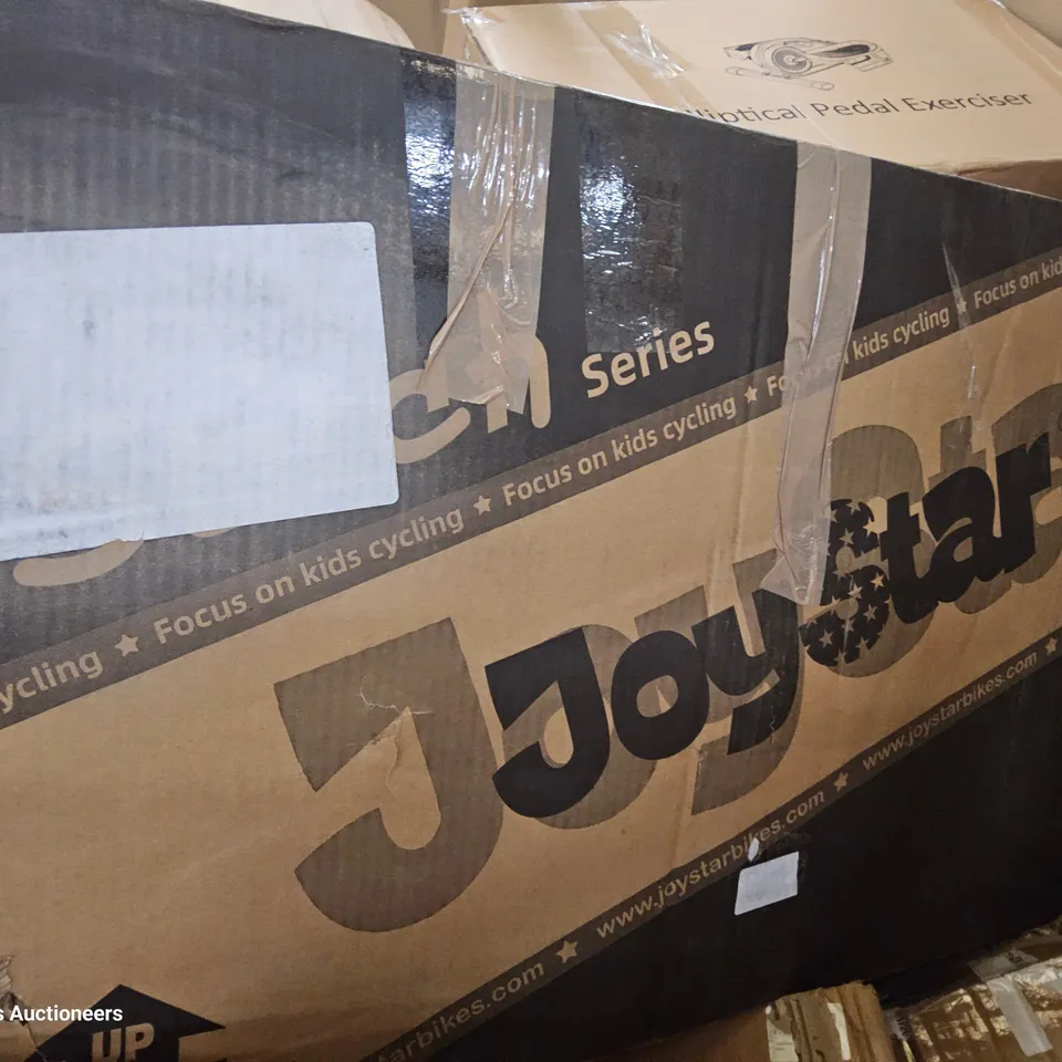 PALLET OF ASSORTED ITEMS TO INCLUDE, ELLIPTICAL PEDAL EXCERCISERS, CHILDS BIKE, HOLLYWOOD LED MAKE UP MIRROR, CLOTHES AIRER, TV WALL MOUNT.