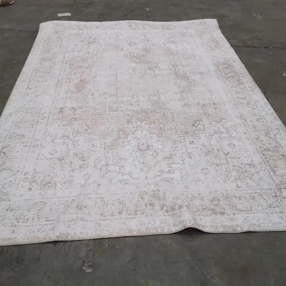 QUALITY DESIGNER AREA RUG - APPROXIMATELY 290X200CM
