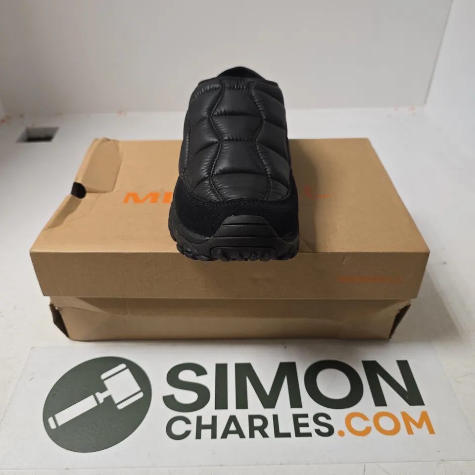 BOXED PAIR OF MERRELL MOAB 2 SLIDE QUILTED IN BLACK - UK 9