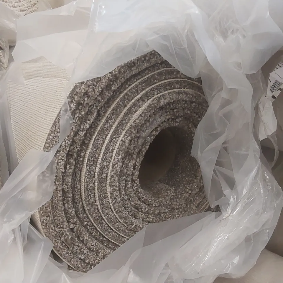 ROLL OF QUALITY ULTIMATE EXPRESSIONS ASH CARPET - APPROXIMATELY 8.5 x 4m
