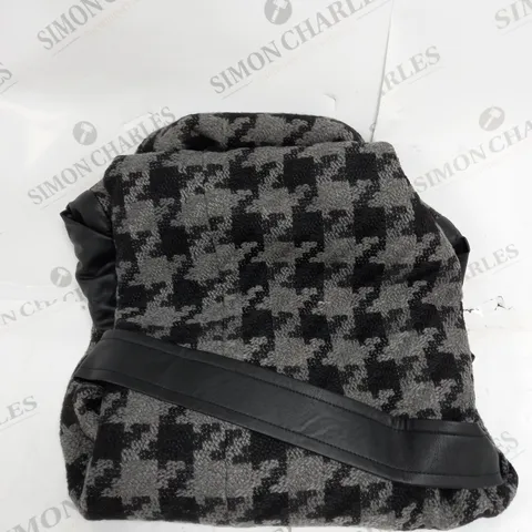 BOXED HB DOGTOOTH COAT IN BLACK/GREY