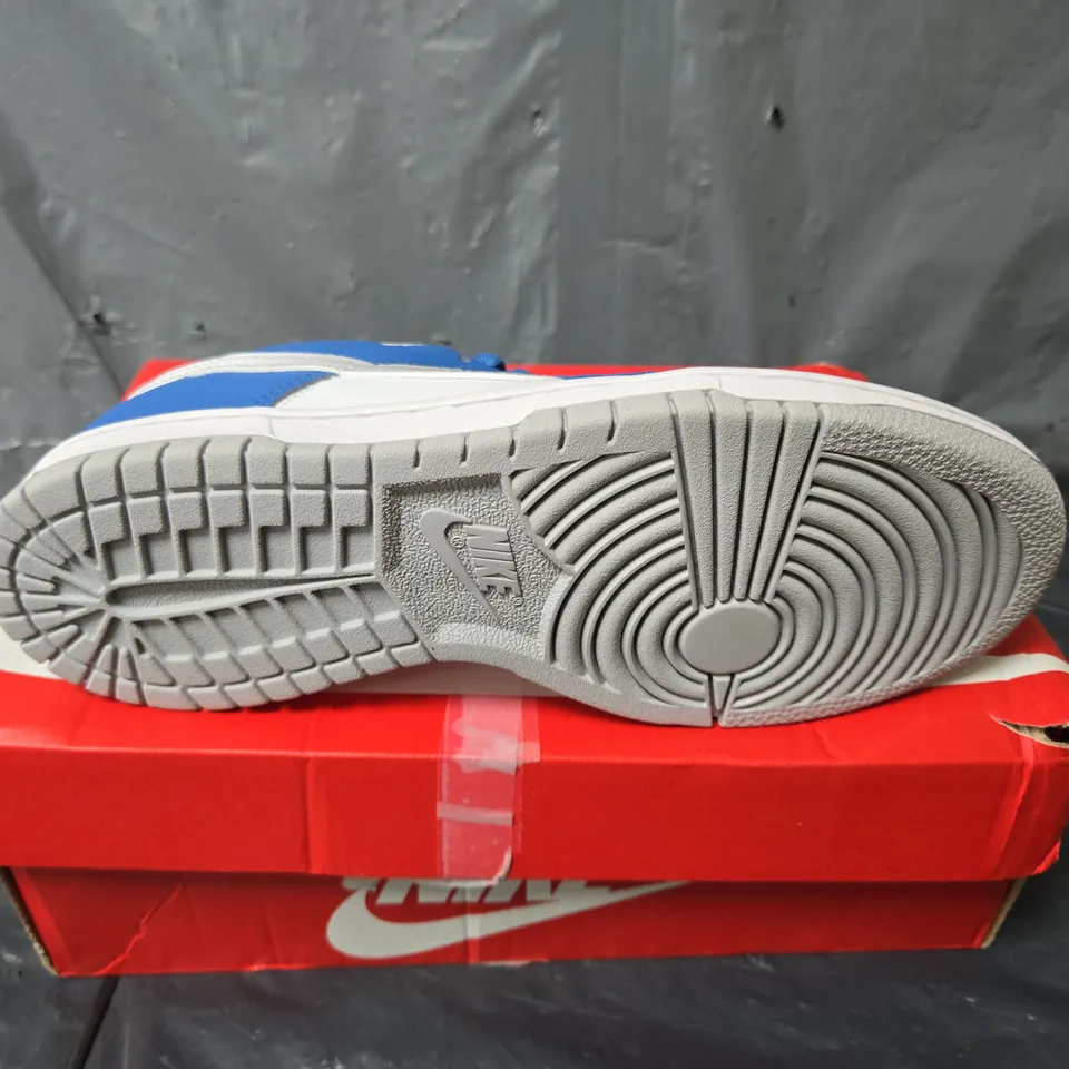 BOXED PAIR OF NIKE DUNK LOW TRAINERS IN WHITE/BLUE - UK 5