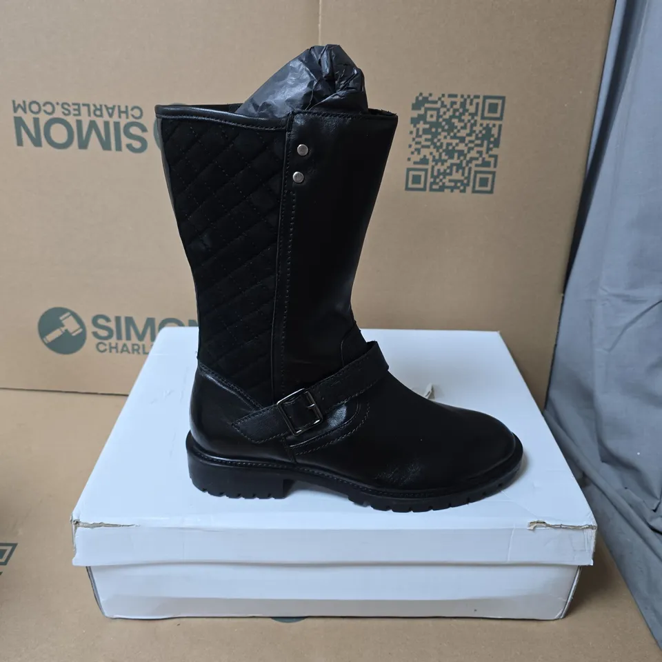 UK 7 BLACK CALF BOOT – KNEE-HIGH WITH QUILTED SHAFT & BUCKLE STRAP