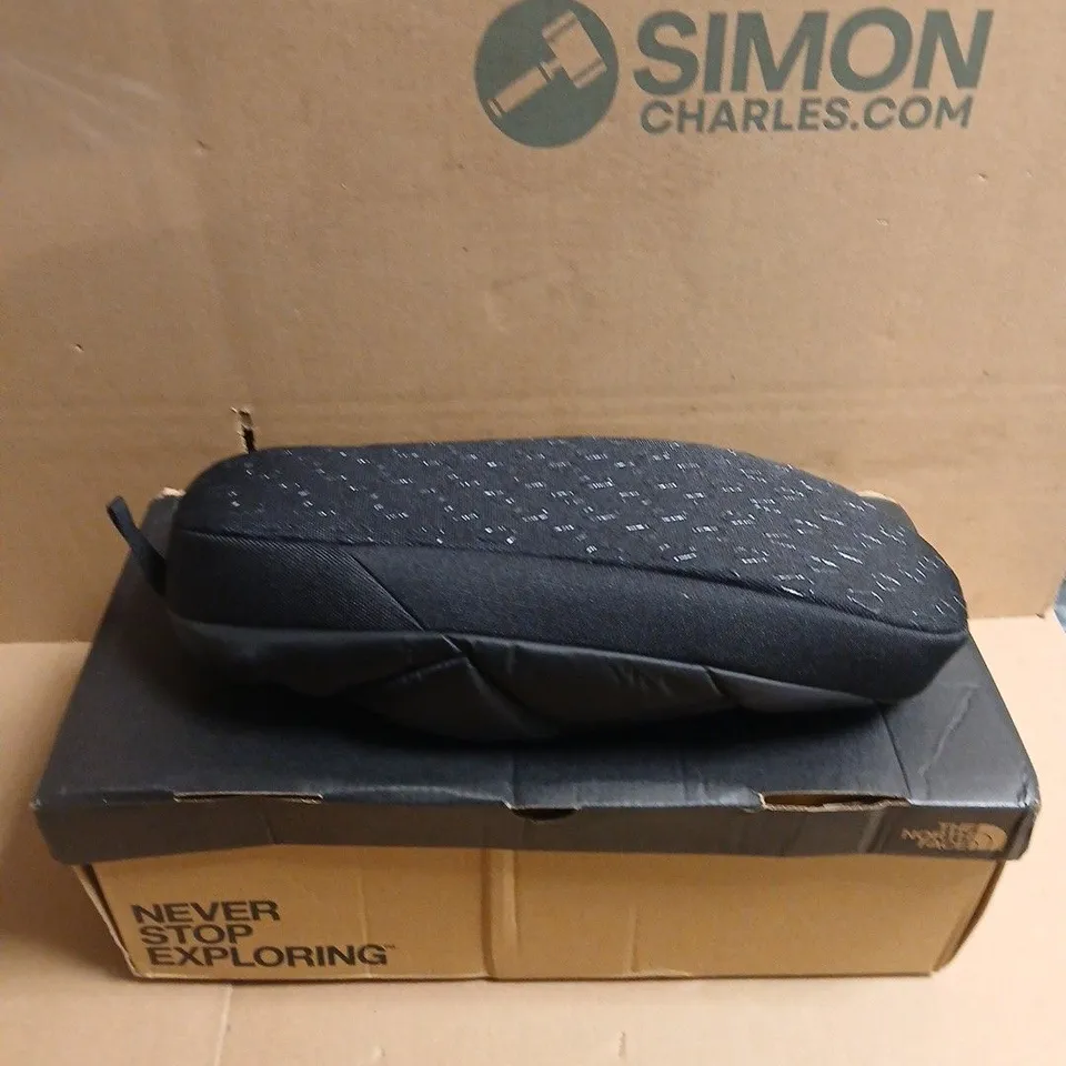 BOXED PAIR OF THE NORTH FACE NSE TENT MULE IV – BLACK, UNISEX, UK 11-13 