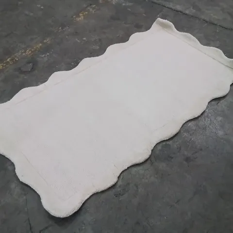 QUALITY DESIGNER AREA RUG - APPROXIMATELY 150X80CM