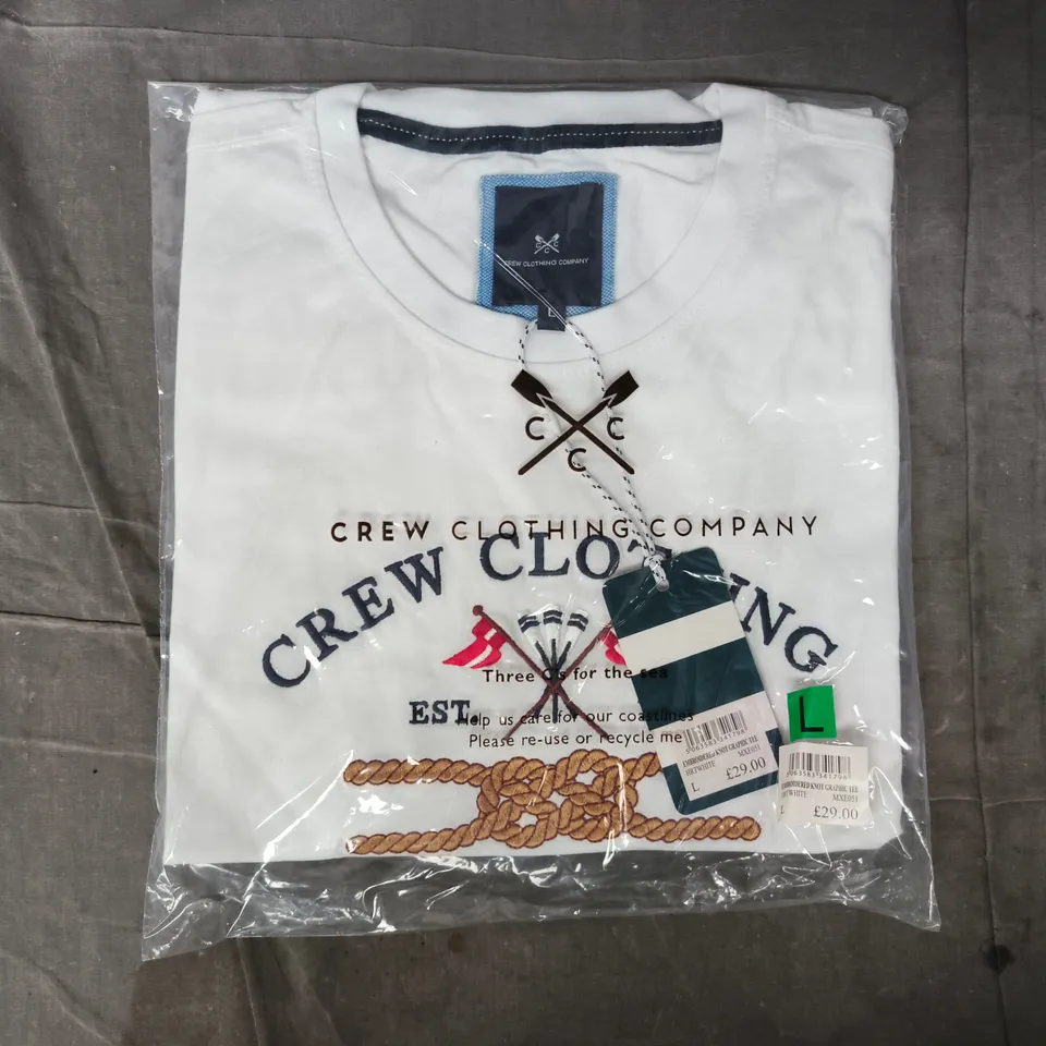 BAGGED CREW CLOTHING COMPANY EMBROIDERED KNOT GRAPHIC T-SHIRT IN WHITE SIZE LARGE