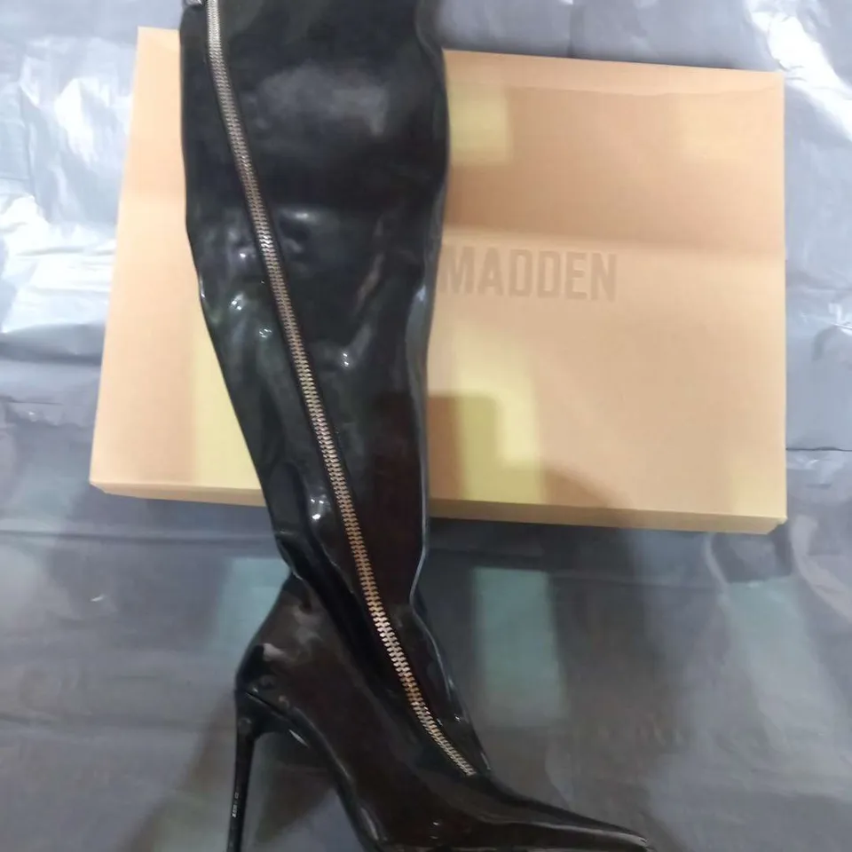 BOXED STEVE MADDEN VINDICATE BLACK PATENT HIGH BOOTS SIZE 5