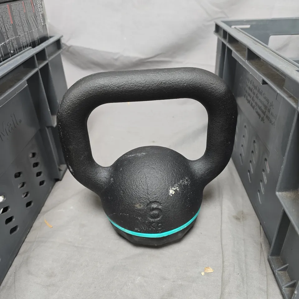 KETTLEBELL – 6 KG, CAST IRON, BLACK WITH TURQUOISE BAND