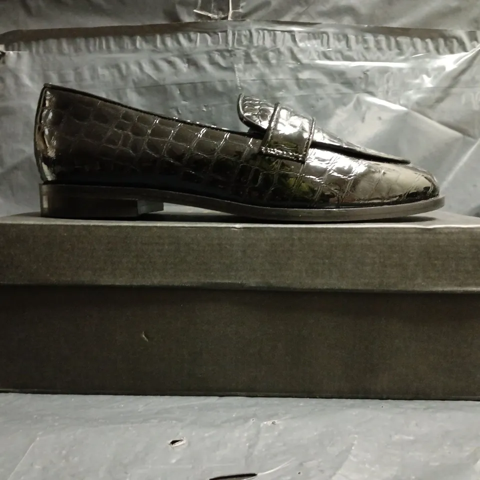 BOXED PAIR OF HOBBS LILLIAN LOAFERS IN BLACK CROC SIZE UK 5