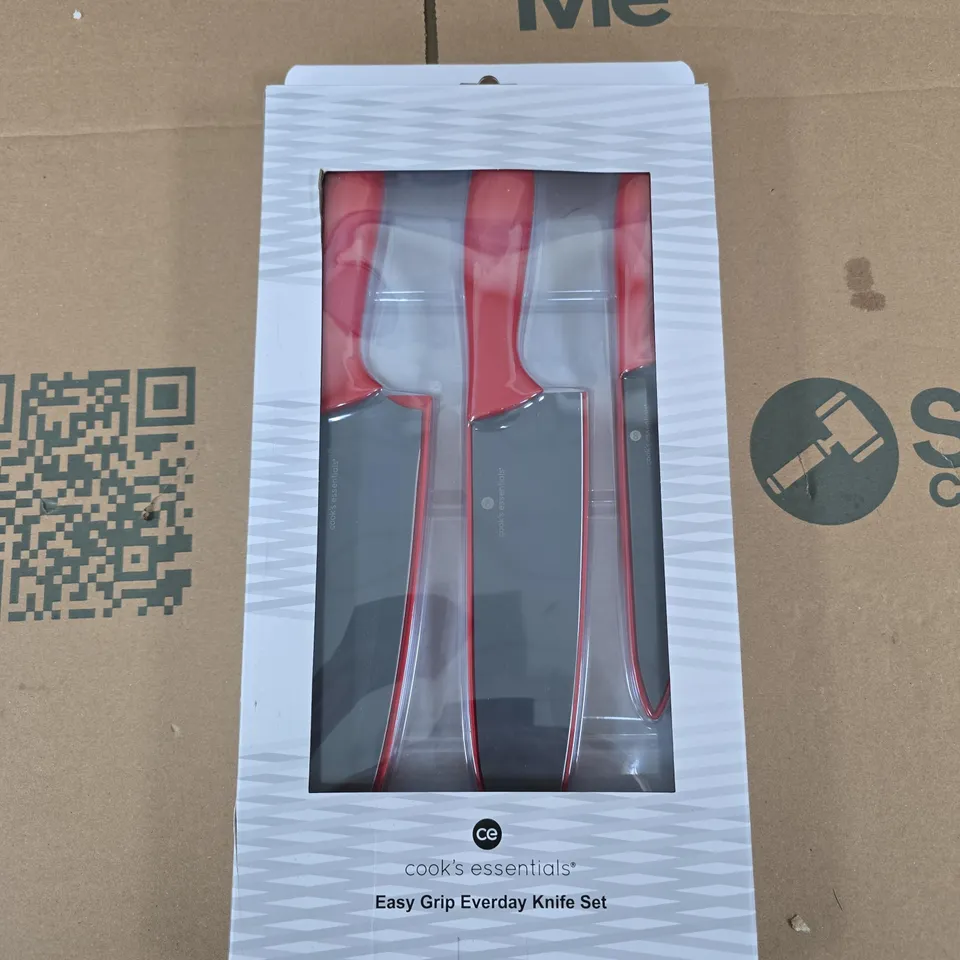 COOK'S ESSENTIALS EASY GRIP EVERYDAY KNIFE SET – 3 PIECE BOXED KITCHEN KNIVES (CHEF, SANTOKU, UTILITY)