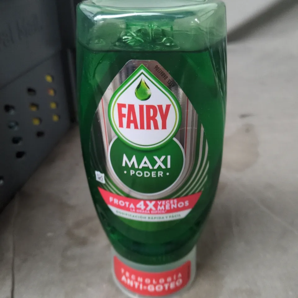 TOTE OF APPROXIMATELY 12 ASSORTED LIQUID ITEMS TO INCLUDE: FAIRY MAXI 