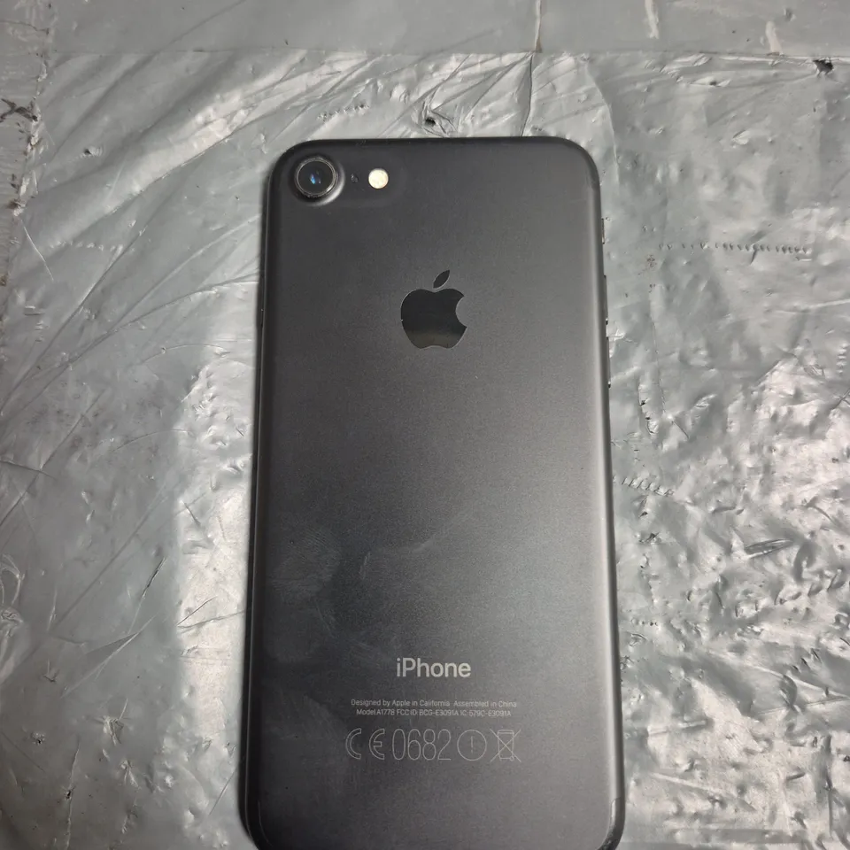 APPLE IPHONE 7 - A1778
